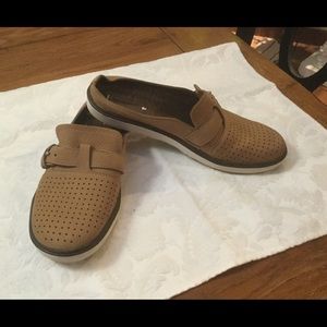 Merrell Nubuck Mules EUC Size 8